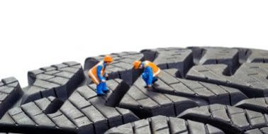 Tyre treads - Legal requirements and safety